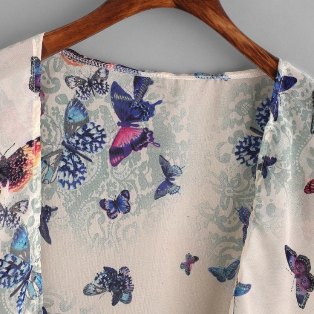 🦋Sale 🦋New Kimono - Picture 4 of 5